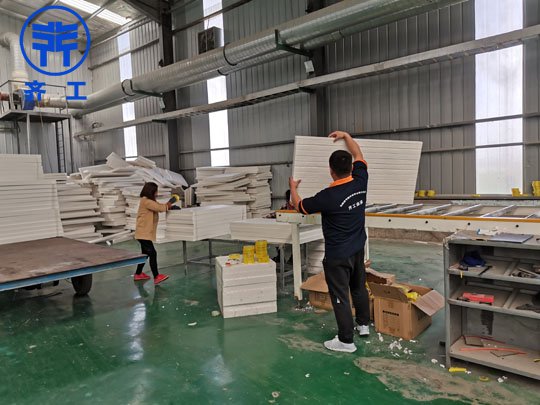 防火性巖棉板在使用中的優(yōu)勢(shì)